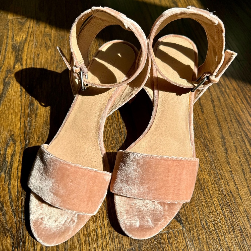 Madewell  velvet  heeled sandals